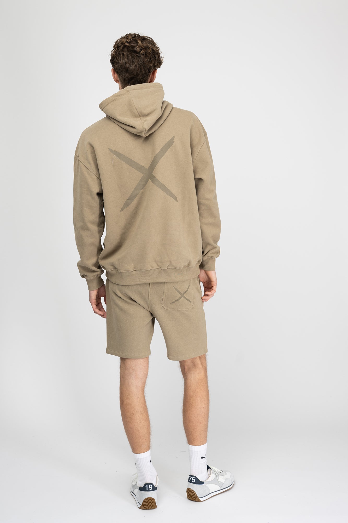 El Lugar Short