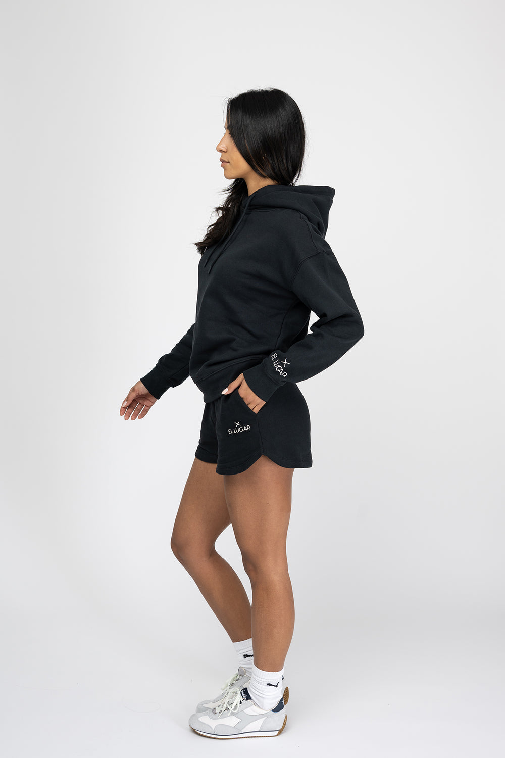 El Lugar Woman Short – Black
